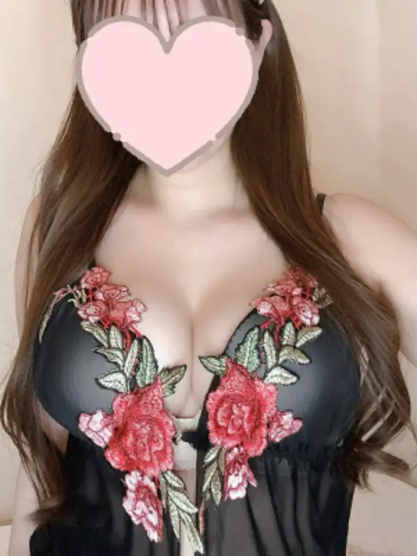 茉白ゆな