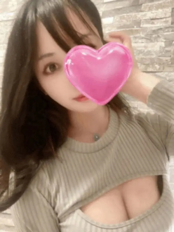 白石ももかさんのプロフィール|東京 メンズエステ|RHEA SPA(レアスパ)