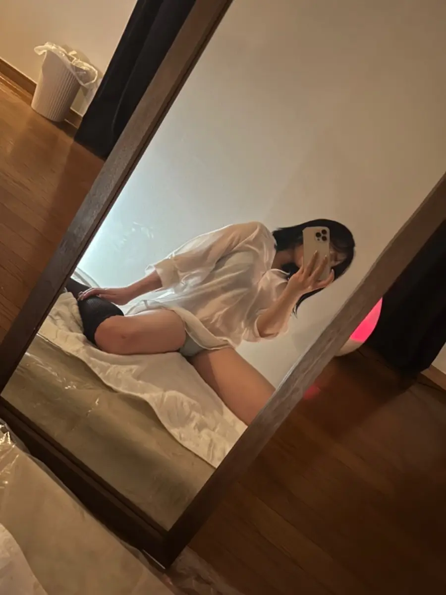 みき | セラピスト一覧 | AROMA Sweet – 練馬SSS級美女が極上マッサージと多彩なコスプレで快楽空間をオモテナシ –