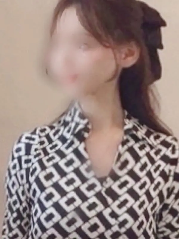 吉瀬 みのり｜品川・上野のメンズエステサロン「Candy Spa (キャンディースパ)」｜アロママッサージリラクゼーション