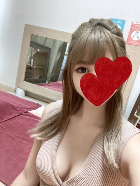斉藤みさき(27) - 沖縄・那覇市の個室&出張 メンズエステ more more(モアモア)