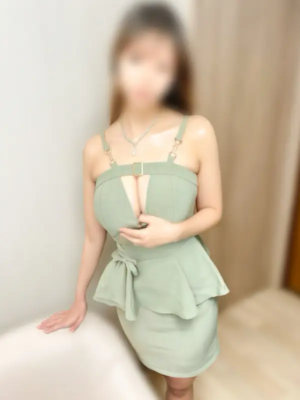 中条れいさんのプロフィール|池袋 メンズエステ|Madonna(マドンナ)
