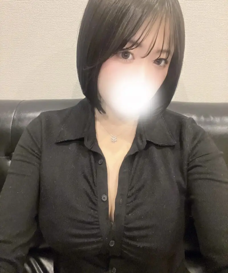 青葉りさ