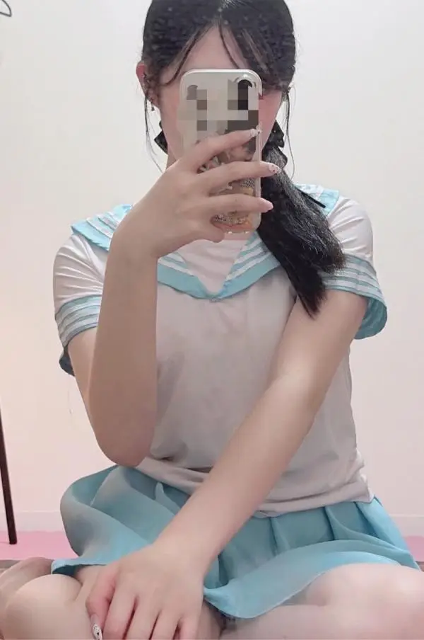小柳つき初桃
