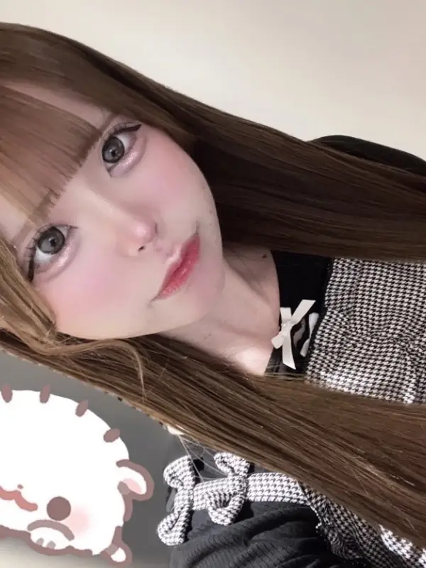白咲えな