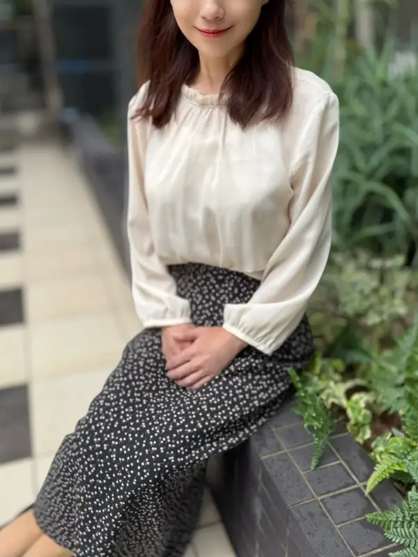 渉子【しょうこ】のご紹介│堺筋本町・ 新大阪・堺東 30代〜60代のミセス専門メンズエステ ミセスの子守唄