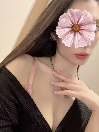 はな のプロフィール | P-パラ 京都店 烏丸御池ルーム•西院ルーム | 京都 ハイクラスメンズエステ