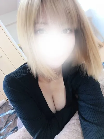 しいな のプロフィール | P-パラ 京都店 烏丸御池ルーム•西院ルーム | 京都 ハイクラスメンズエステ