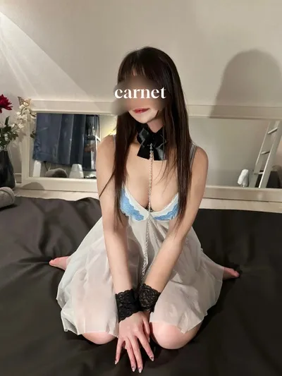 ももな のプロフィール | Carnet