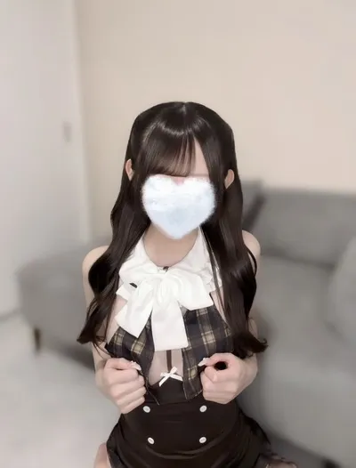 みり のプロフィール | GOLD CROWN