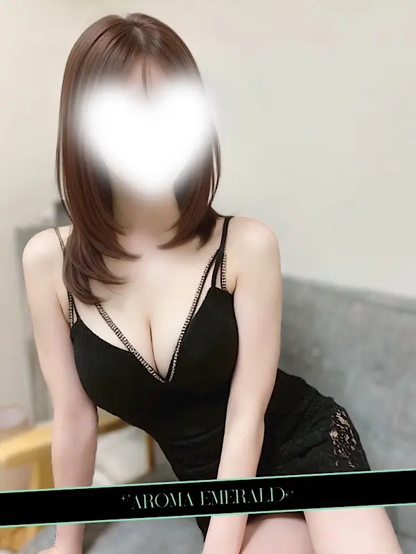 吉田りな | アロマエメラルド赤坂・麻布・恵比寿のメンズエステ