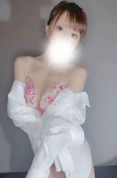森岡 さゆ のプロフィール | アロマセシル