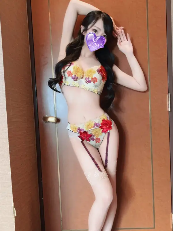 橘つばきさんのプロフィール｜神戸・三宮 メンズエステ｜AROMA MIREIA（アロマミレイア）