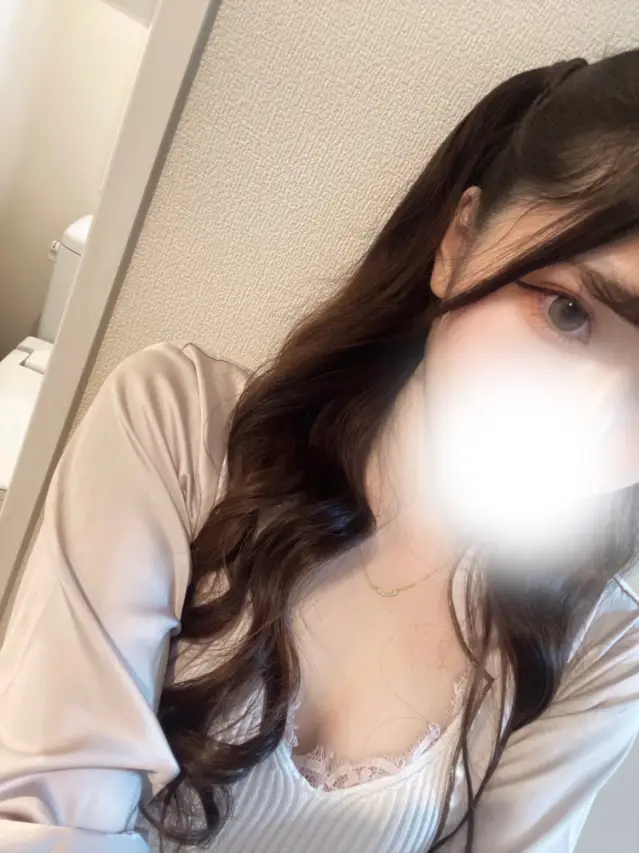 りり | 女性詳細 | 埼玉県蕨市・メンズエステ 「Luxe（リュクス）蕨〜最高のひとときを〜」