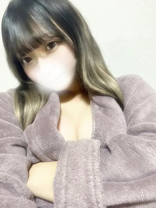 えま | 女性詳細 | 埼玉県蕨市・メンズエステ 「Luxe(リュクス)蕨〜最高のひとときを〜」