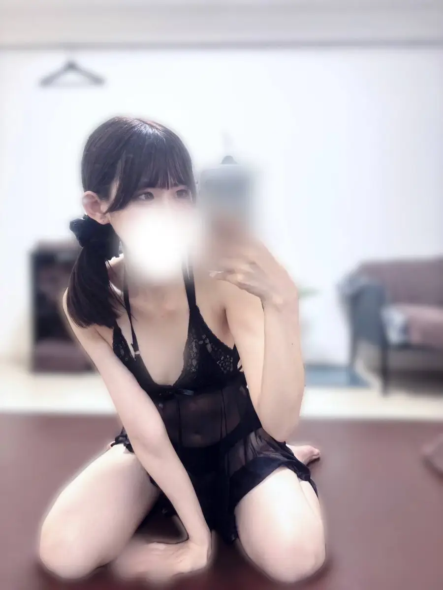 望月えみり プロフィール|下北沢・笹塚 メンズエステ 『椿-oil-』