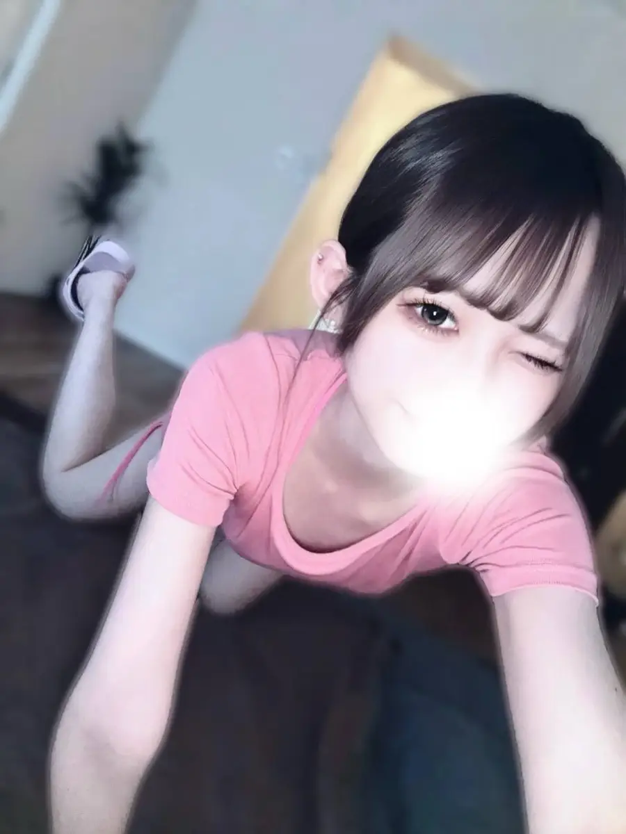 望月えみり プロフィール|下北沢・笹塚 メンズエステ 『椿-oil-』