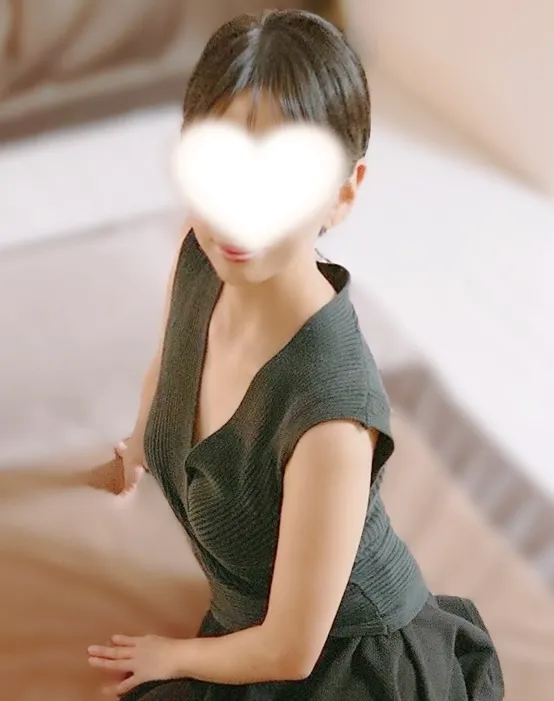 牧野あやか | 30代以上のハイクラスな淑女が在籍する極上の空間 | 代々木上原メンズエステ淑女の手