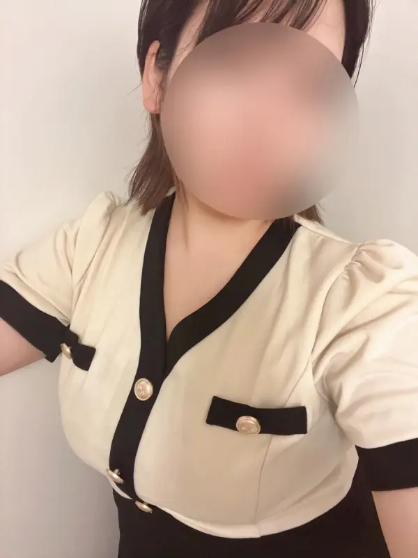 真弓かえら