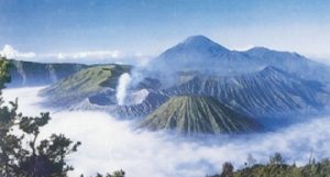 10 Pegunungan  di  Indonesia  Ketinggian dan Letaknya 