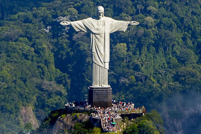 Hasil gambar untuk patung kristus rio de janeiro