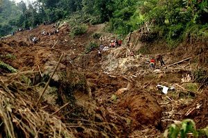 Indonesia ialah sebuah negeri yang bisa dikatakan cukup kaya dan subur Tanah Longsor Sukabumi : Penyebab dan Dampaknya