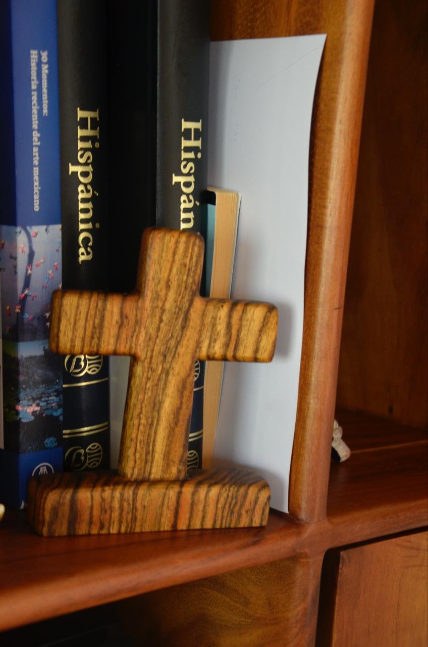 Cruz Decorativa en Bocote Macizo