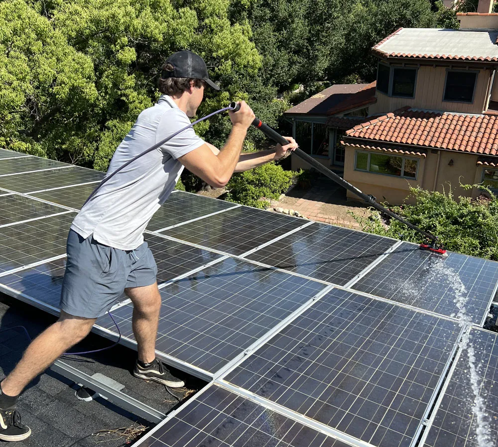 Professional solar panel cleaning service in Pasadena