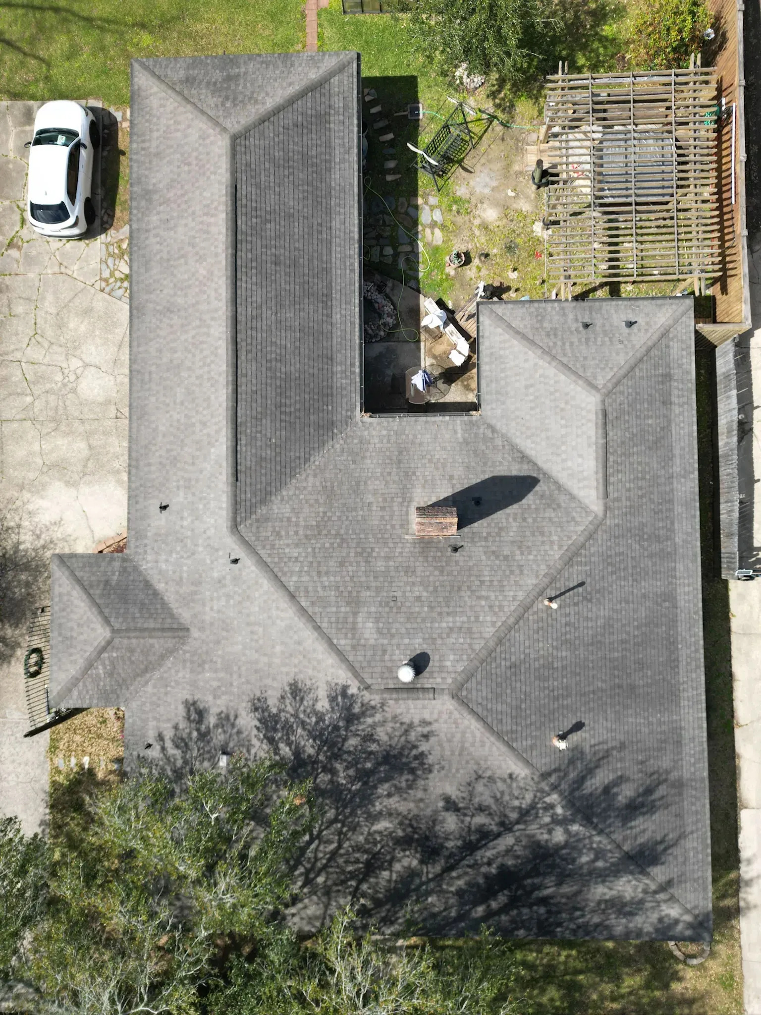 A roof before roof replacement.