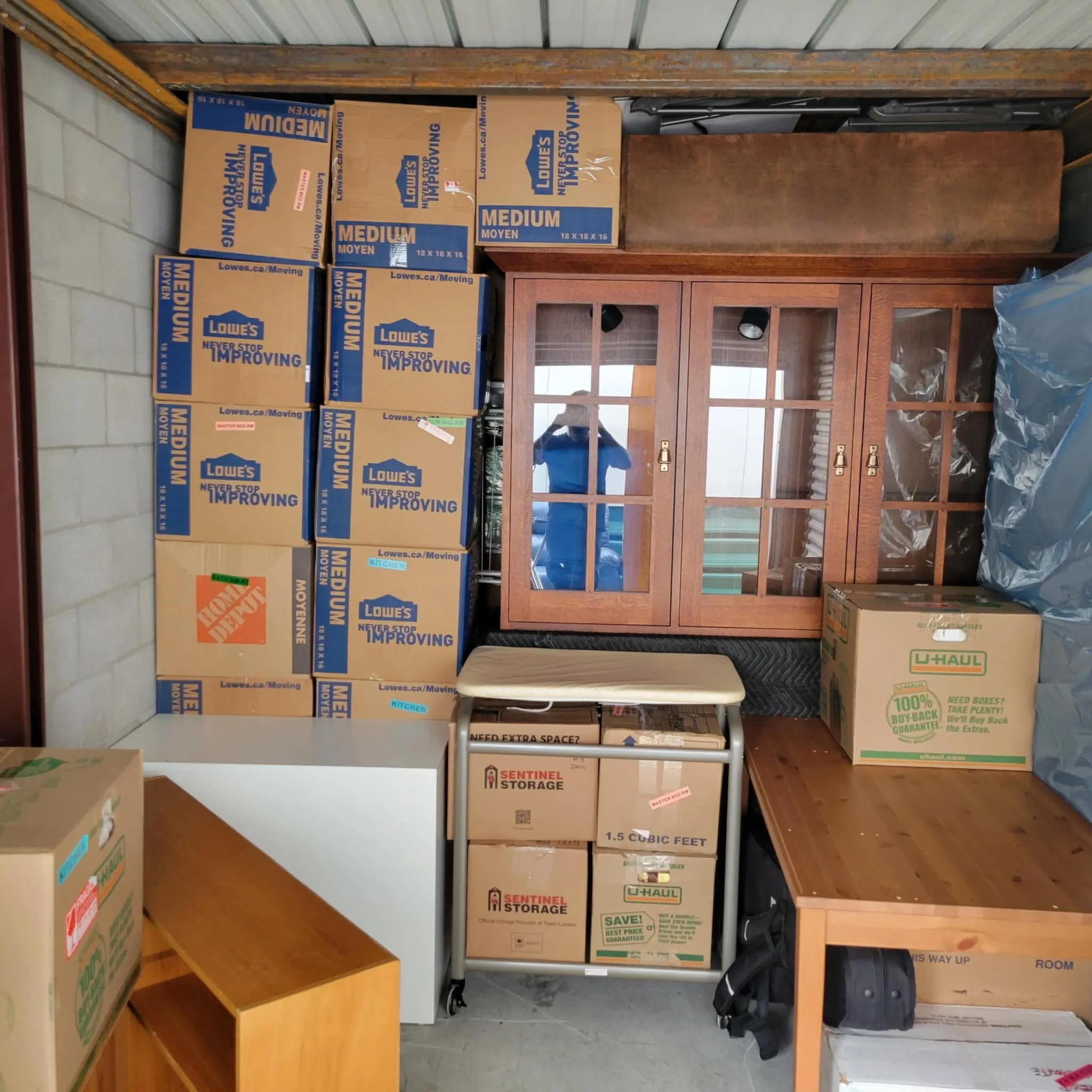 Peaks Moving inc's dedicated team organizing a move in the scenic Bow Valley region