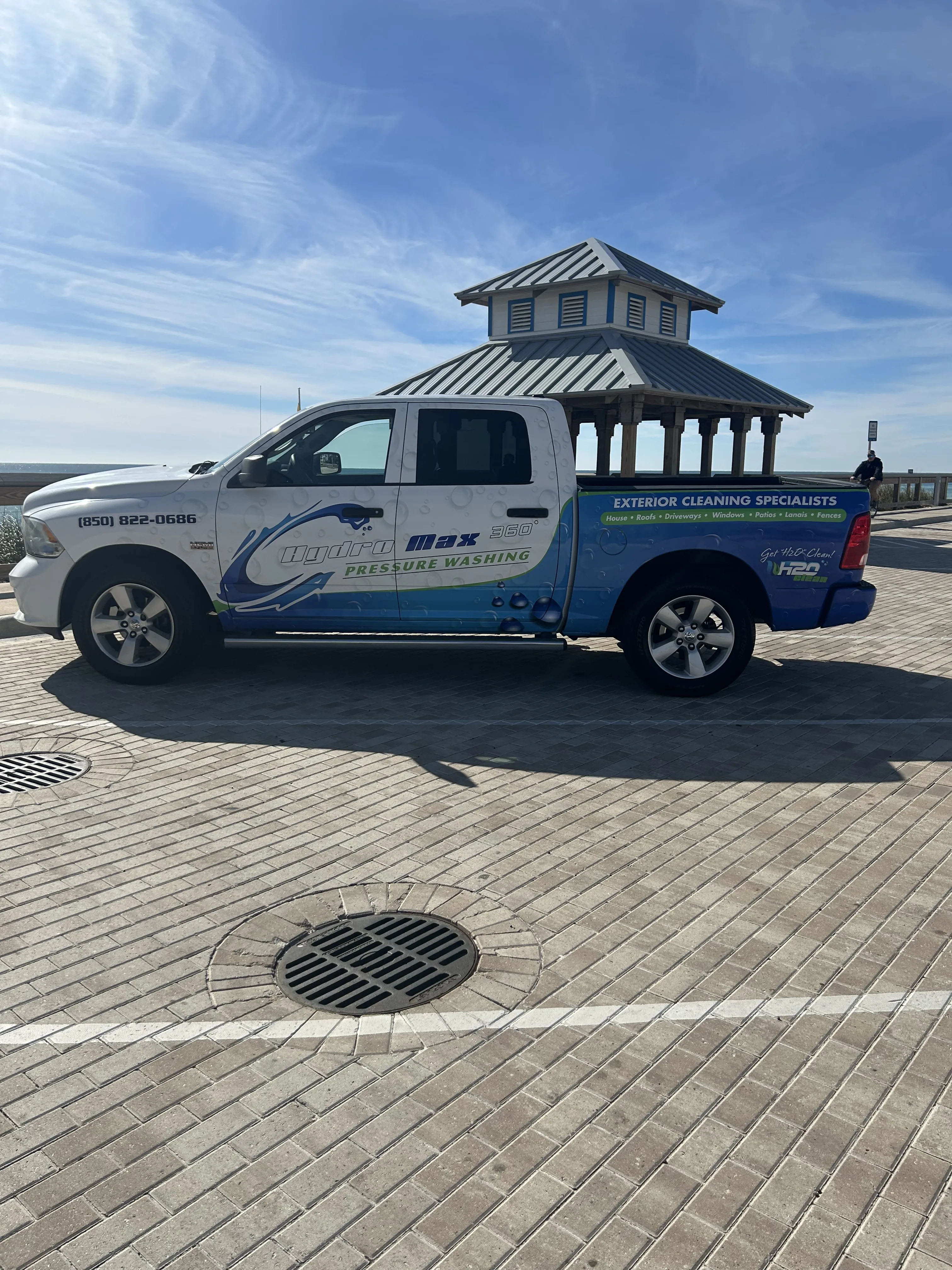 State-of-the-art pressure washing tools used by Hydro Max 360 in Santa Rosa Beach.