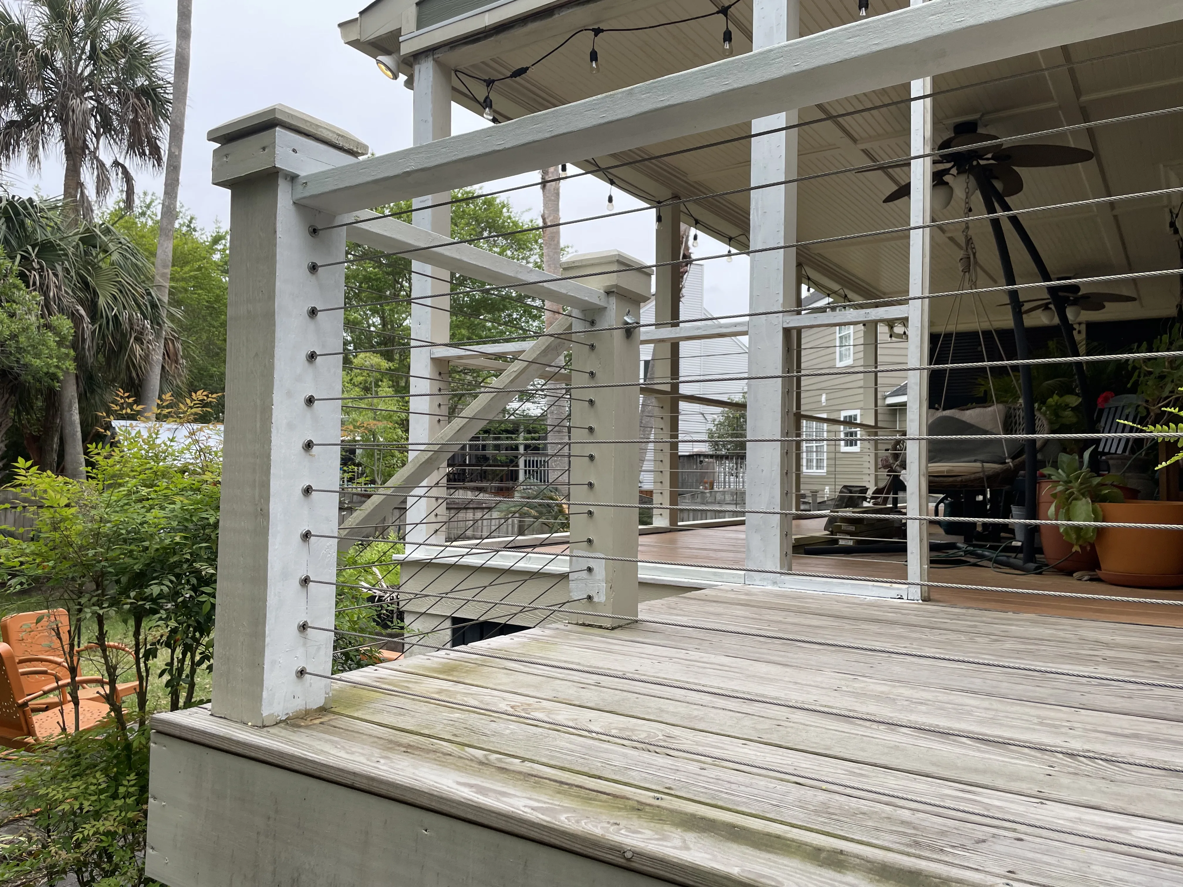 Fencing surround installed by Roberts Home Solutions around a deck for a home in Mount Pleasant, SC.