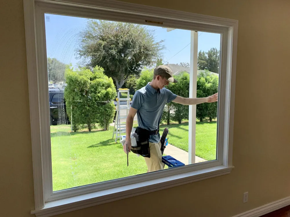 Professional window cleaning service in Pasadena