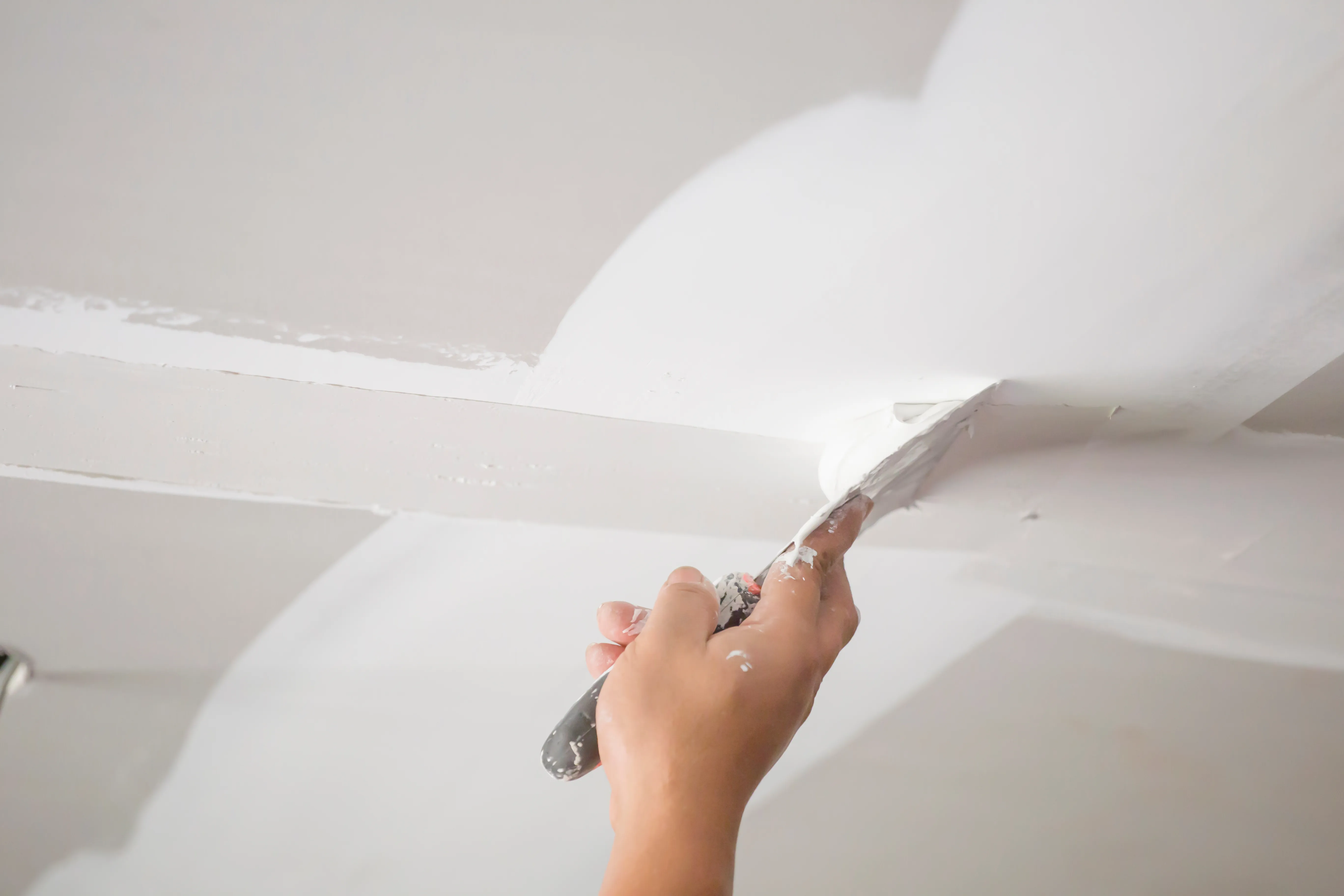 Expert in repairing drywalls of the residential place.