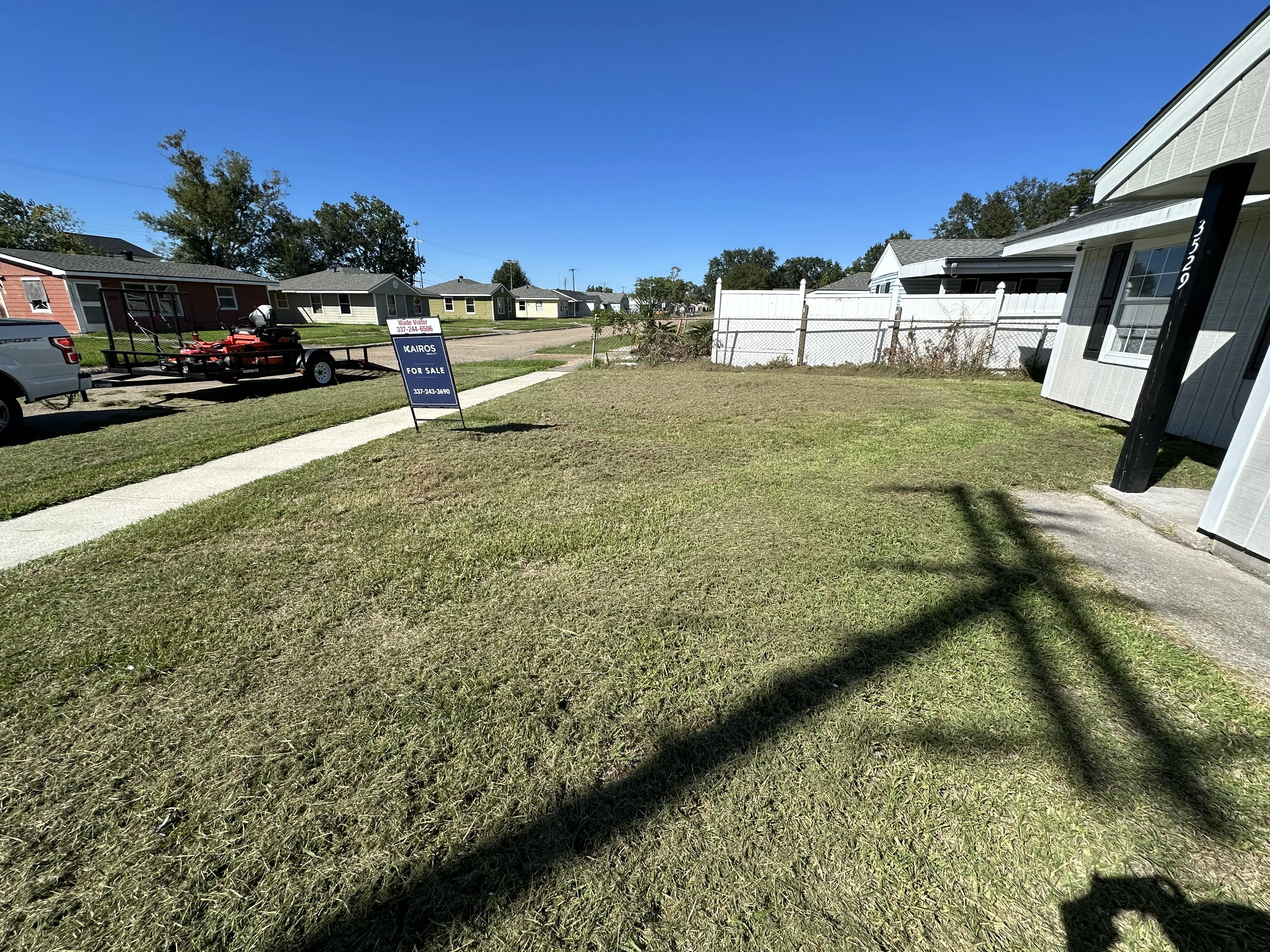Lawn mowing and the best lawn care service for yard maintenance serving Lake Charles.