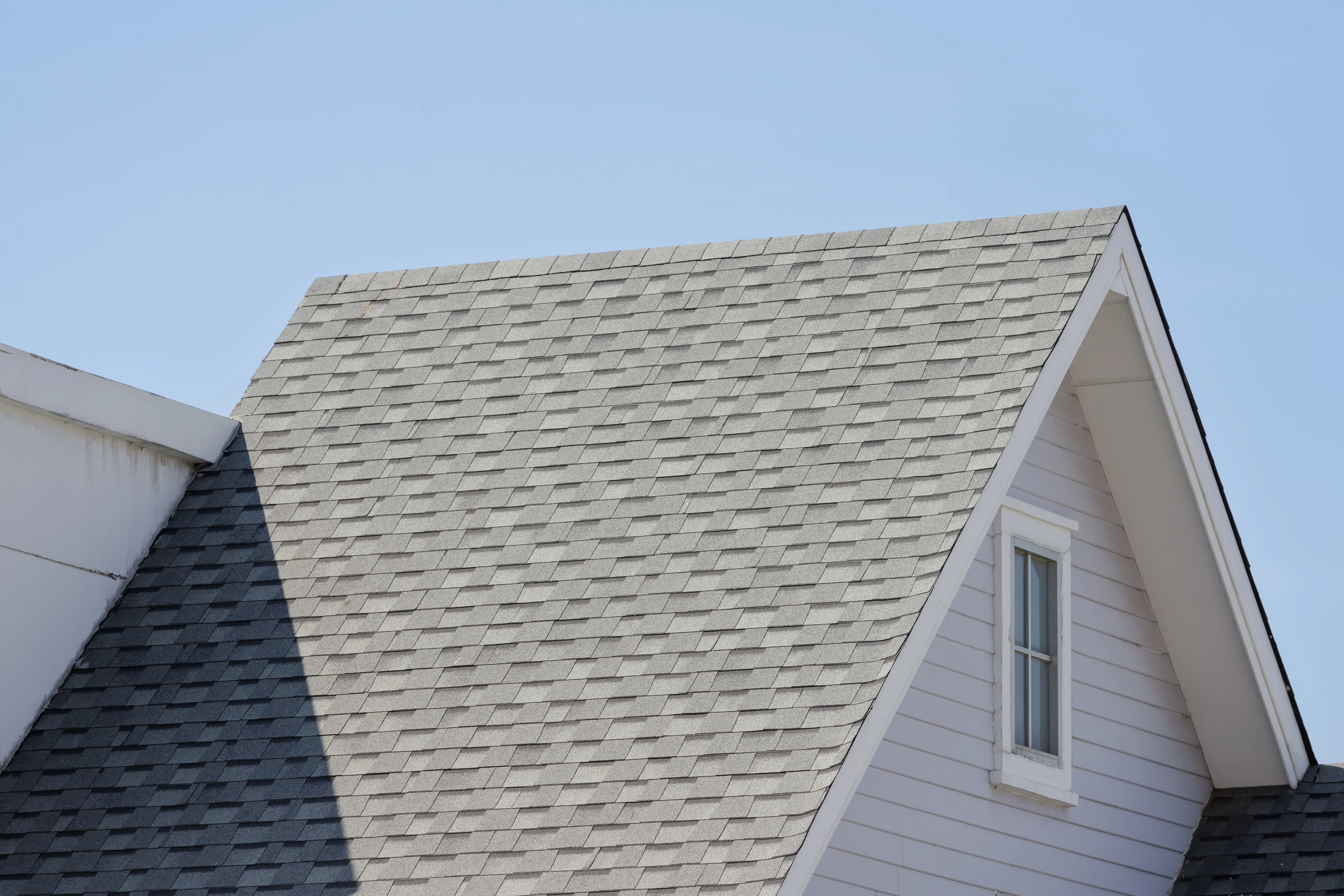 Roof installation at work in Biloxi, MS