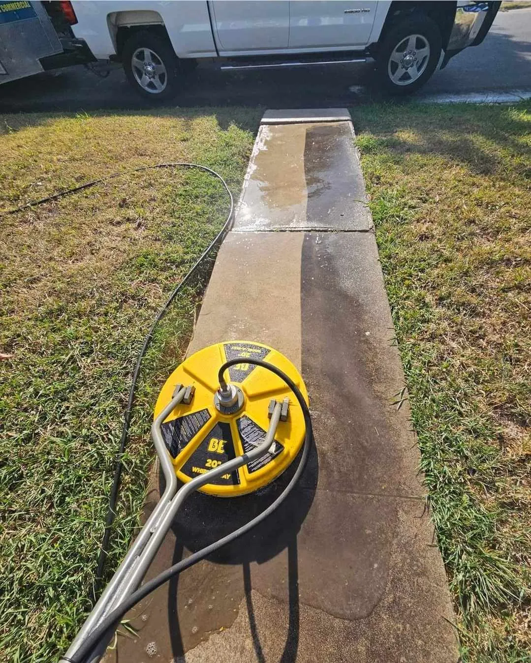 A skilled Affordable Pressure Washing technician in Rio Grande Valley, showcasing their commitment to quality.