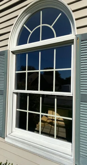 The Tristar team diligently cleaned windows in Peoria, IL