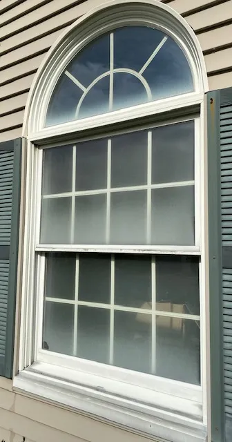 The Tristar team diligently cleaned windows in Peoria, IL