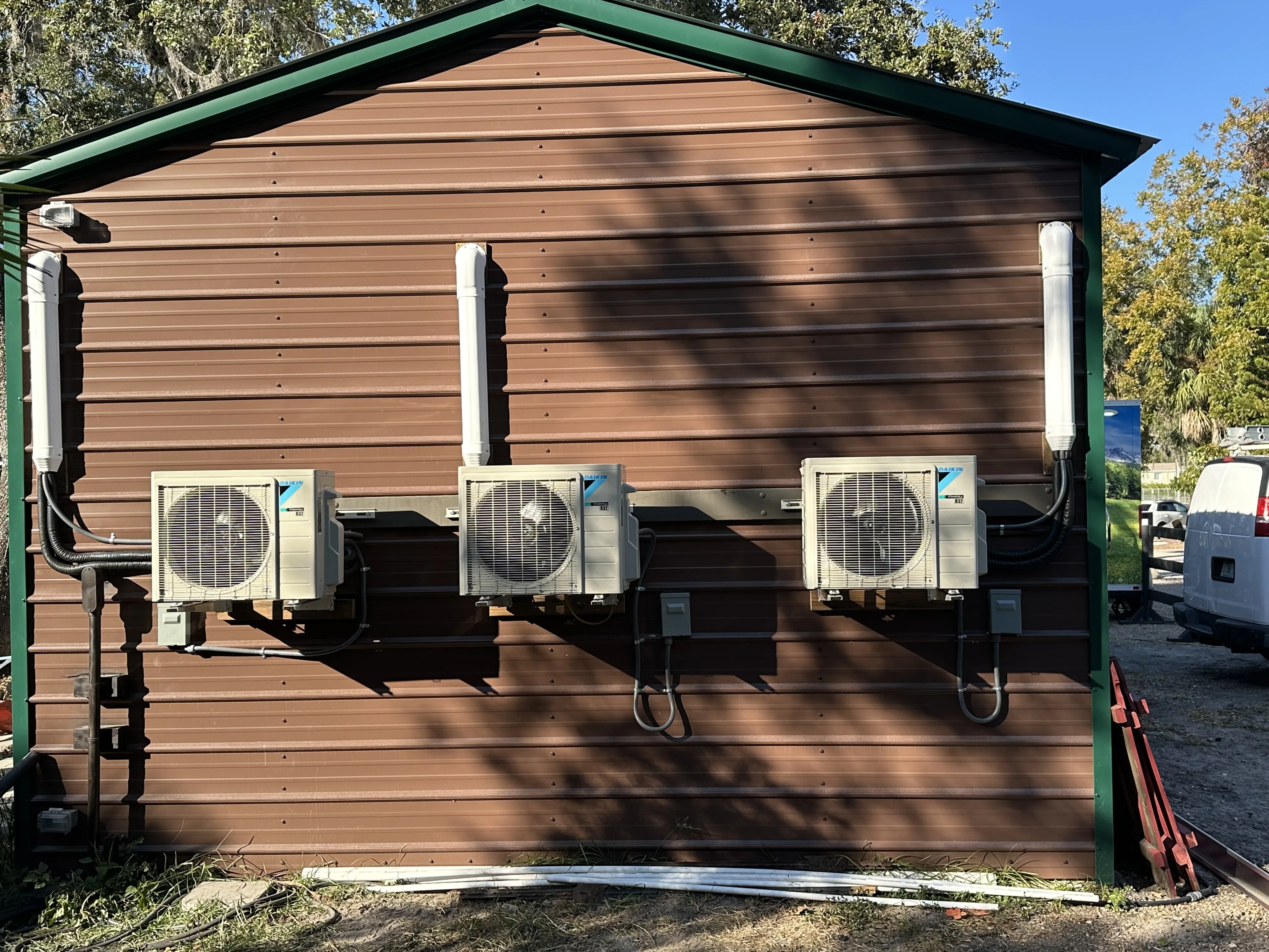 The dedicated team at Cooling Tampa Bay ready to provide top-quality AC service in St. Petersburg, Florida.