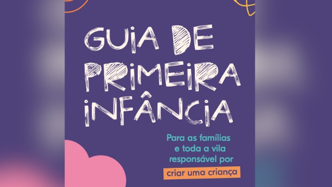 Capa do Guia de Primeira Inf&acirc;ncia, com texto em branco e azul em fundo roxo