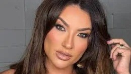 Thayse Teixeira, apresentadora desligada do SBT após declarações que questionaram a lisura das eleições. Foto: Reprodução Rosto de mulher com cabelo castanho, maquiagem escura e batom nude olhando à frente