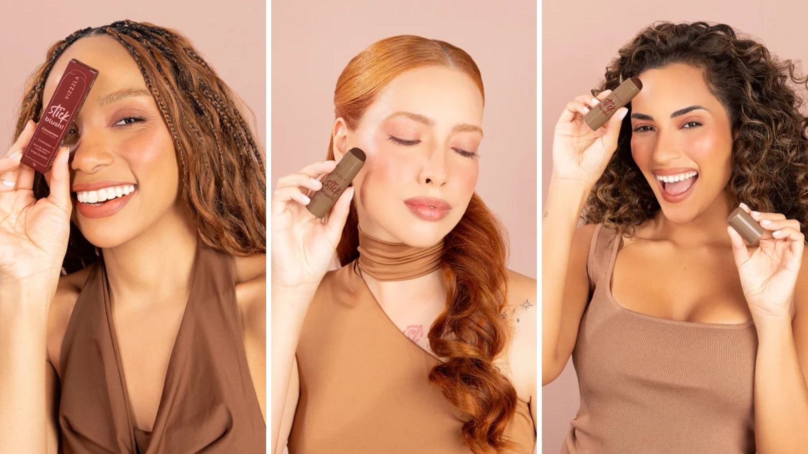 Tr&ecirc;s mulheres exibem o blush em bast&atilde;o Vizzela Stick Blush Cinnamon, aplicado no rosto