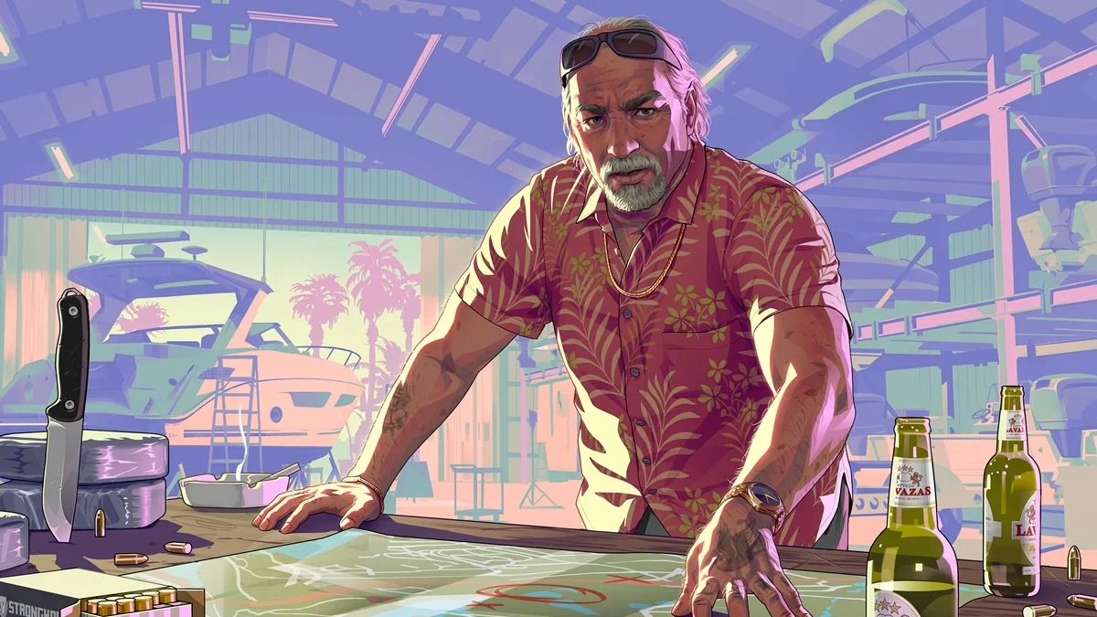 A riqueza de detalhes e a atmosfera imersiva de planejamento de missões são destaques da evolução de GTA 6. Foto: Divulgação Homem grisalho de camisa florida, inclinado sobre mapa, com faca, balas e garrafas de cerveja 'VAZAS'