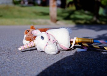 UNI挖礦結束，TVL暴跌40%、11億鎂！Uniswap「續挖」投票會過嗎？或資金將流向遠方？