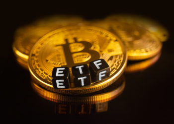 SEC 駁回 VanEck 比特幣現貨 ETF》BTC 暴跌至 62,000 美元；Bitwise撤期貨ETF申請