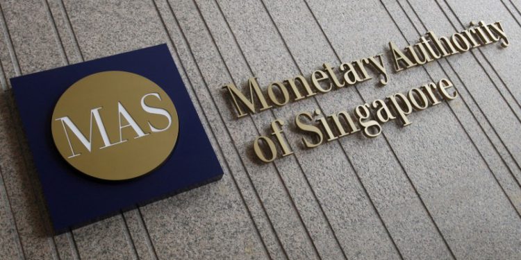 新加坡強監管！逾百家加密貨幣公司申請MAS牌照失敗，幣安上週才撤回