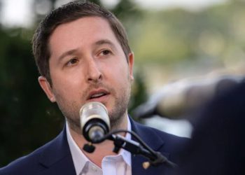 7/6大限將至！灰度喊話SEC通過「GBTC轉現貨ETF」申請；彭博分析師：通關機率0.5%