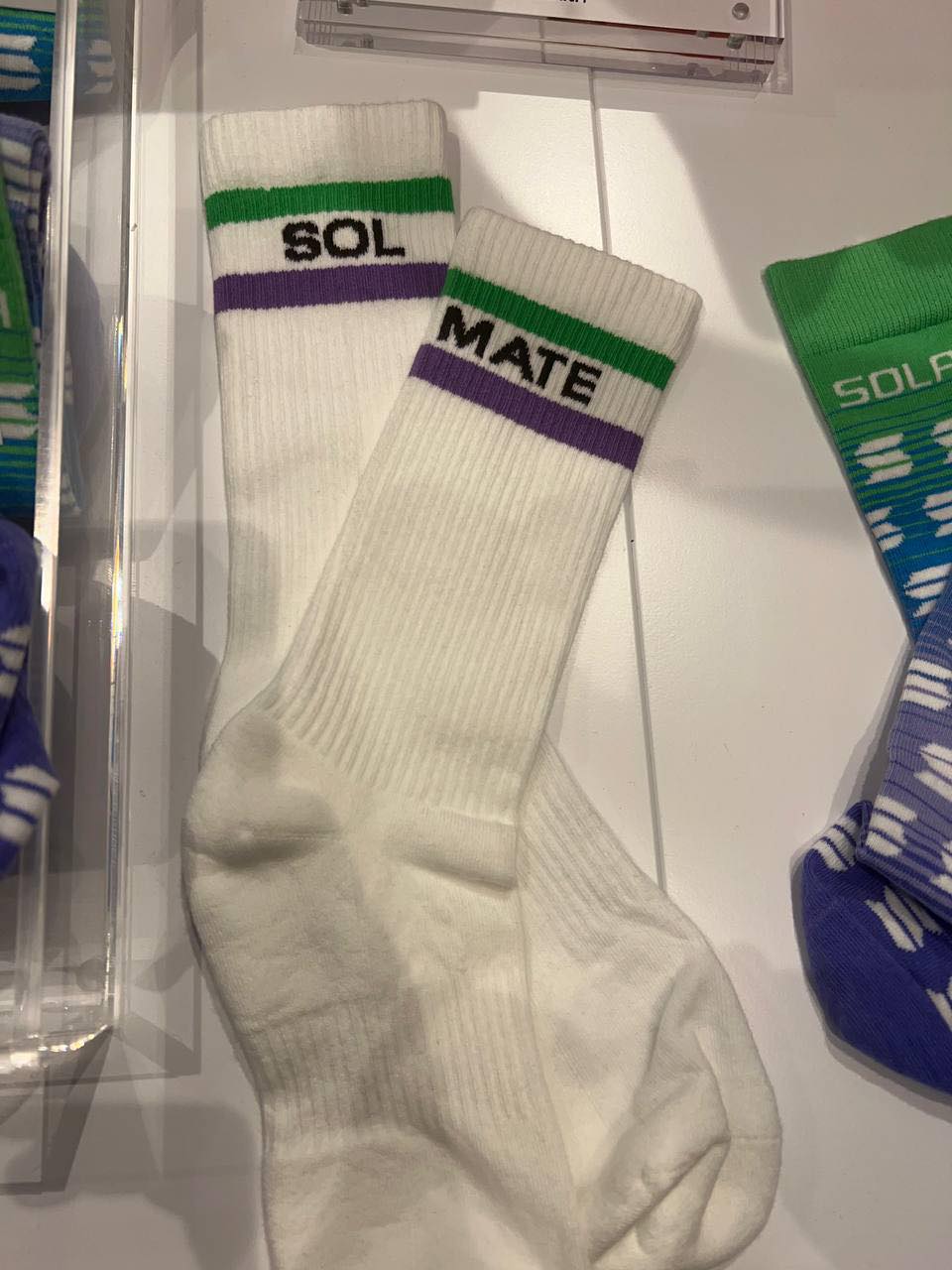 動區現場實測購買 Sol Mate(諧音為靈魂伴侶)襪子(超帥)