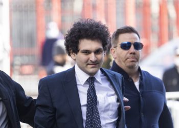 SBF逃過5項追加罪名，美國司法部：全力嚴打最初8個重罪指控！